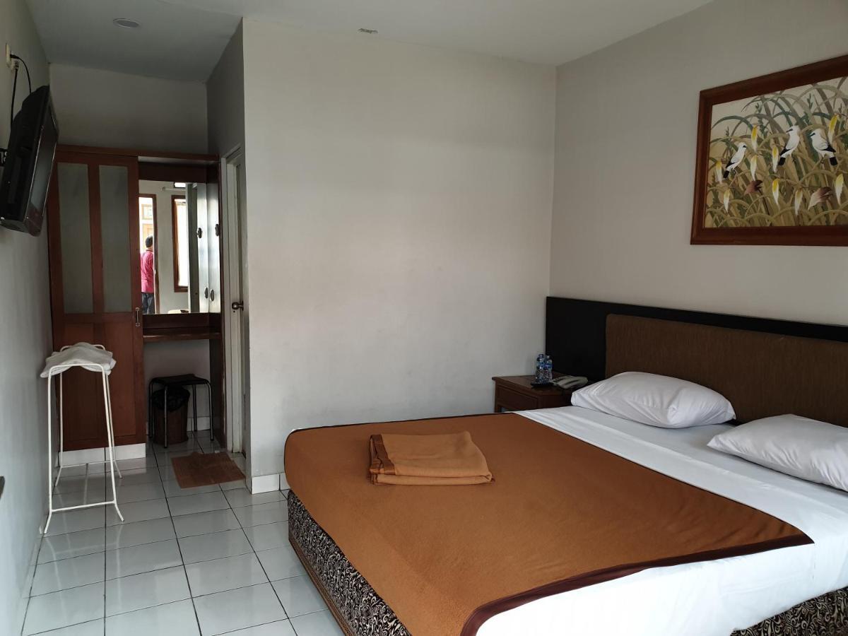 Yehezkiel Hotel Lembang Mitra Reddoorz Zewnętrze zdjęcie