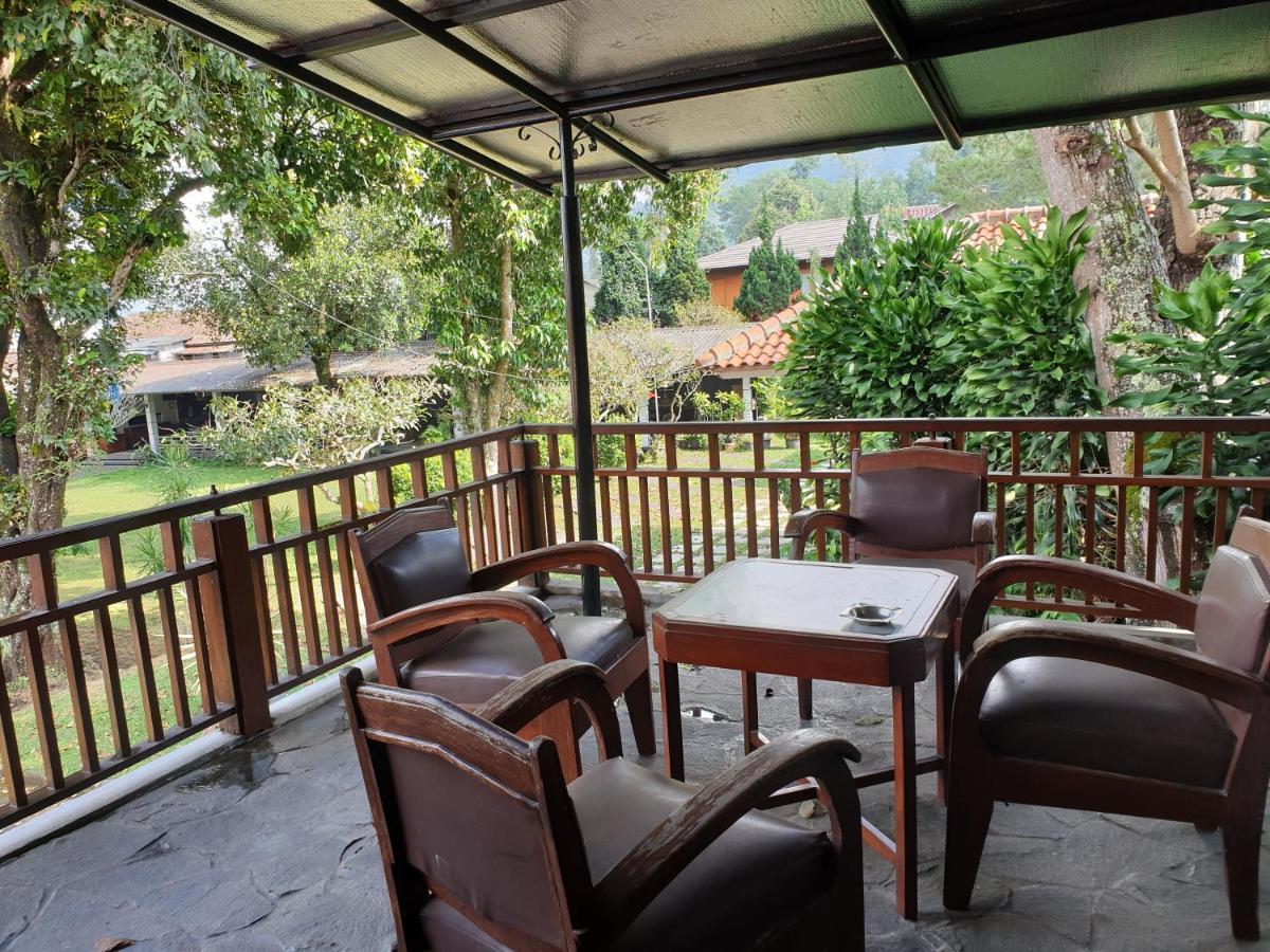 Yehezkiel Hotel Lembang Mitra Reddoorz Zewnętrze zdjęcie