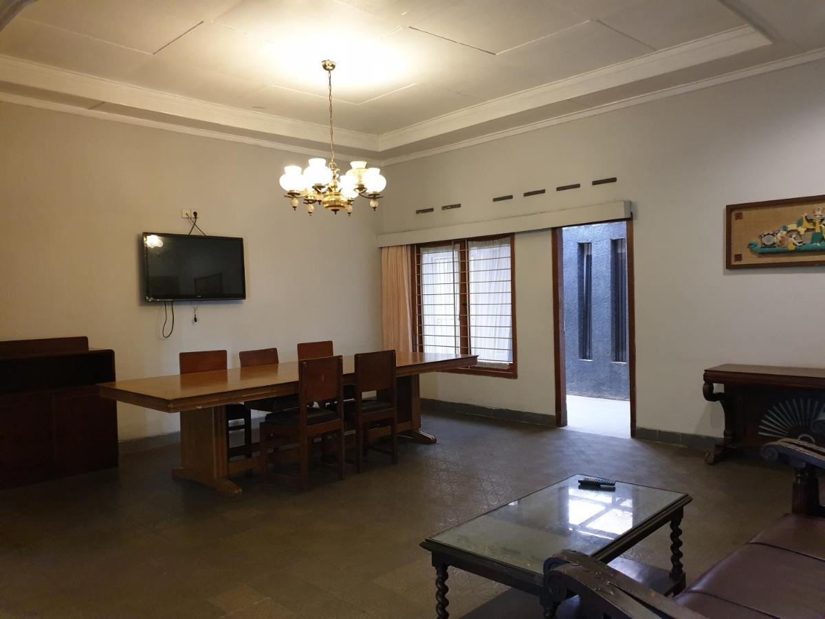Yehezkiel Hotel Lembang Mitra Reddoorz Zewnętrze zdjęcie