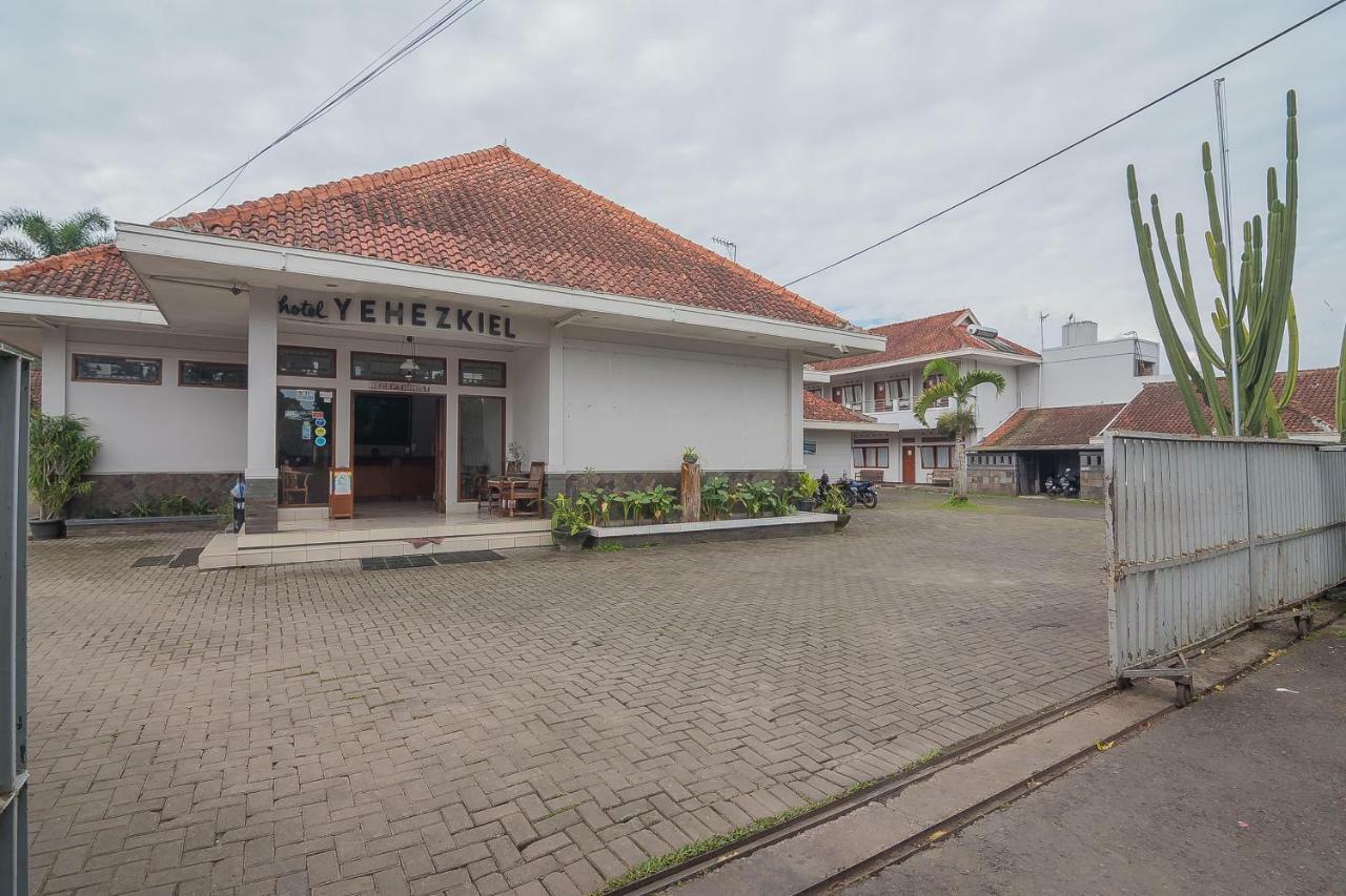 Yehezkiel Hotel Lembang Mitra Reddoorz Zewnętrze zdjęcie