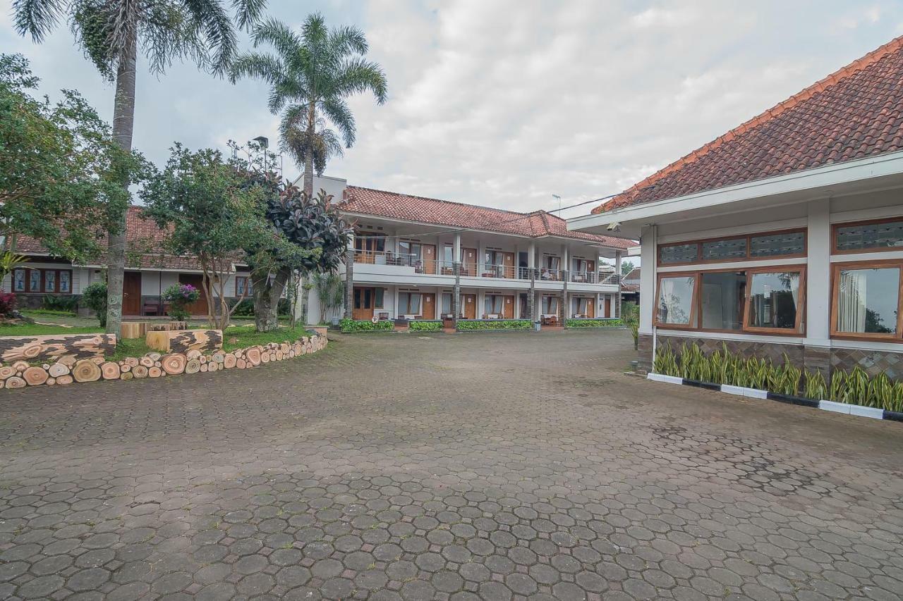 Yehezkiel Hotel Lembang Mitra Reddoorz Zewnętrze zdjęcie