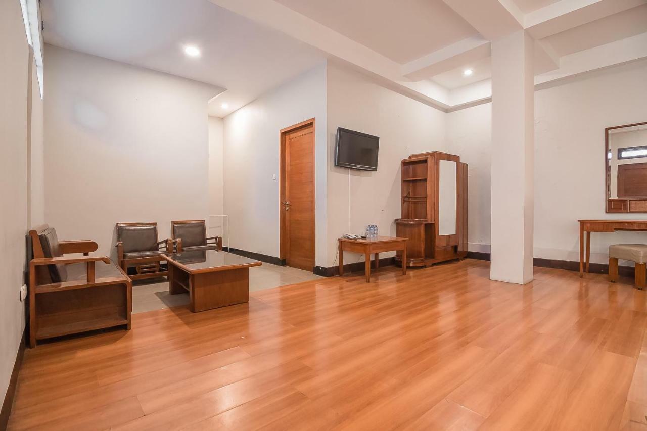 Yehezkiel Hotel Lembang Mitra Reddoorz Zewnętrze zdjęcie