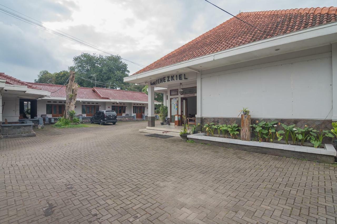 Yehezkiel Hotel Lembang Mitra Reddoorz Zewnętrze zdjęcie